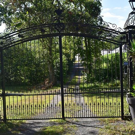 Chateau Roquehort Avec Ev Recharge Point 22Kw Monein Exteriör bild