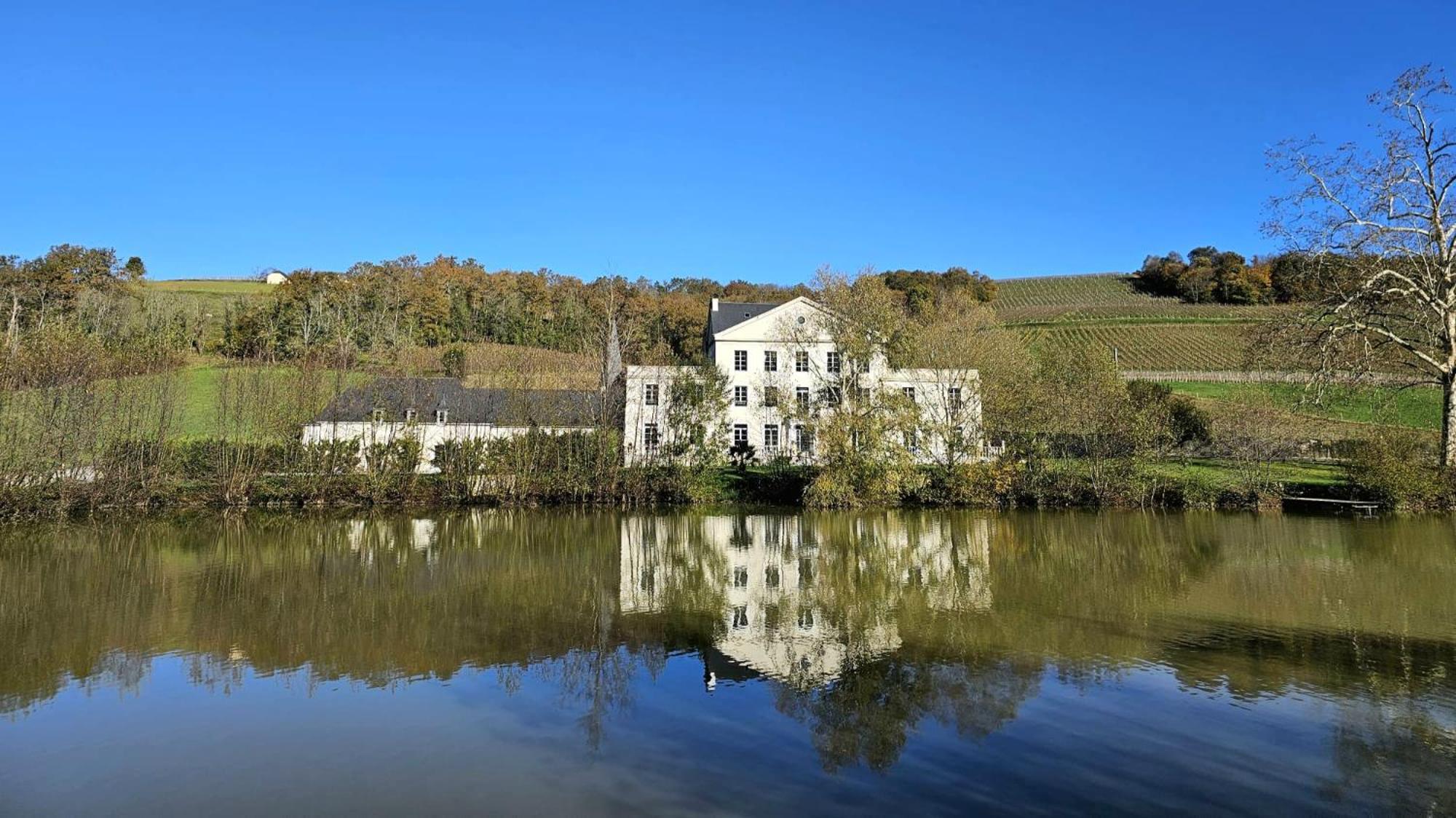 Chateau Roquehort Avec Ev Recharge Point 22Kw Monein Exteriör bild