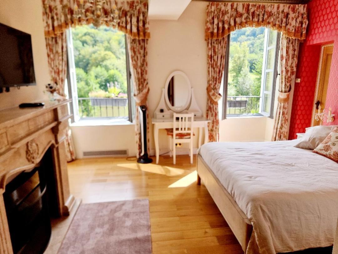 Chateau Roquehort Avec Ev Recharge Point 22Kw Monein Exteriör bild